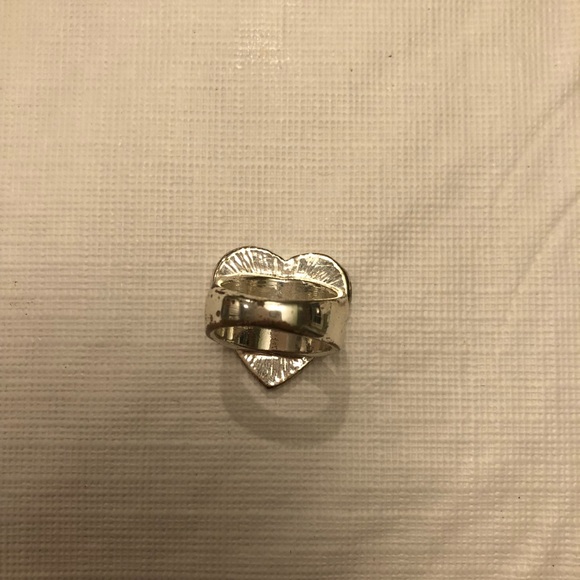 Guess Graffiti Heart Ring - Picture 4 of 4